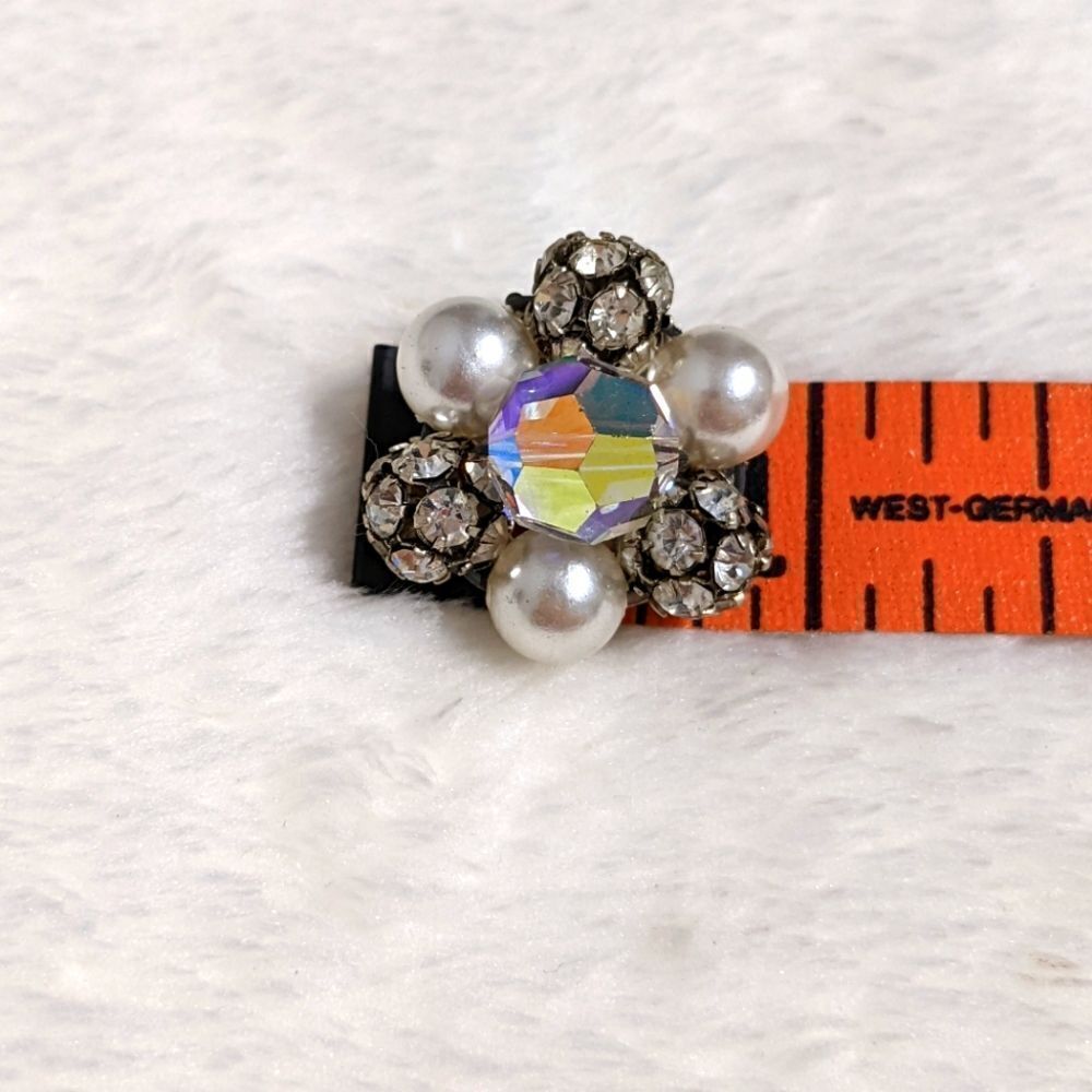 Vintage 60's Rhinestone & Faux Pearl Clip Earrings - Picture 4 of 6